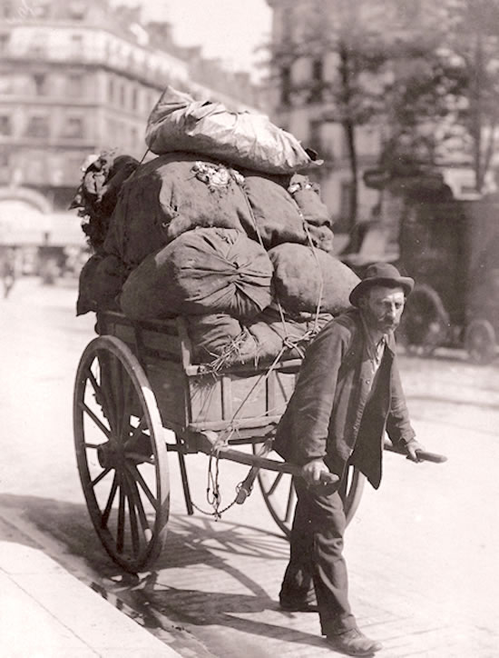 A Parisian rag and bone man in 1899