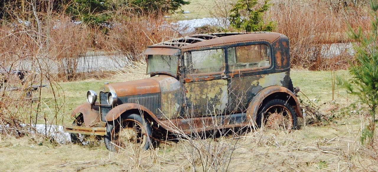 dirty old car